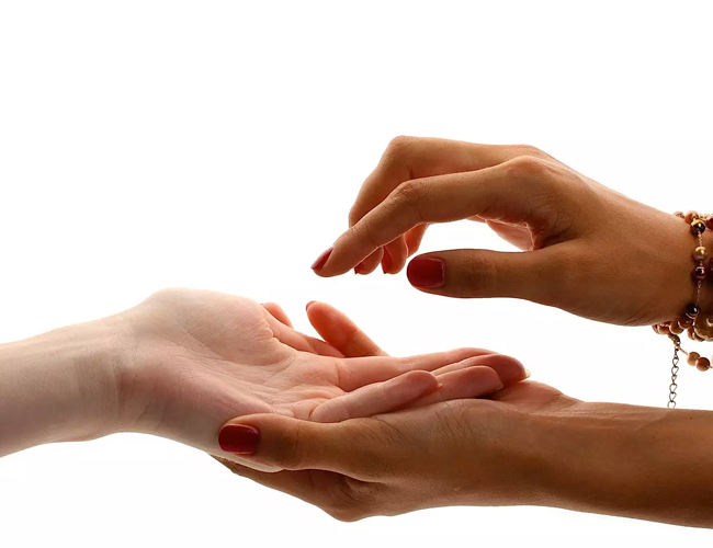 Palm-Reading-in-Gold-Coast